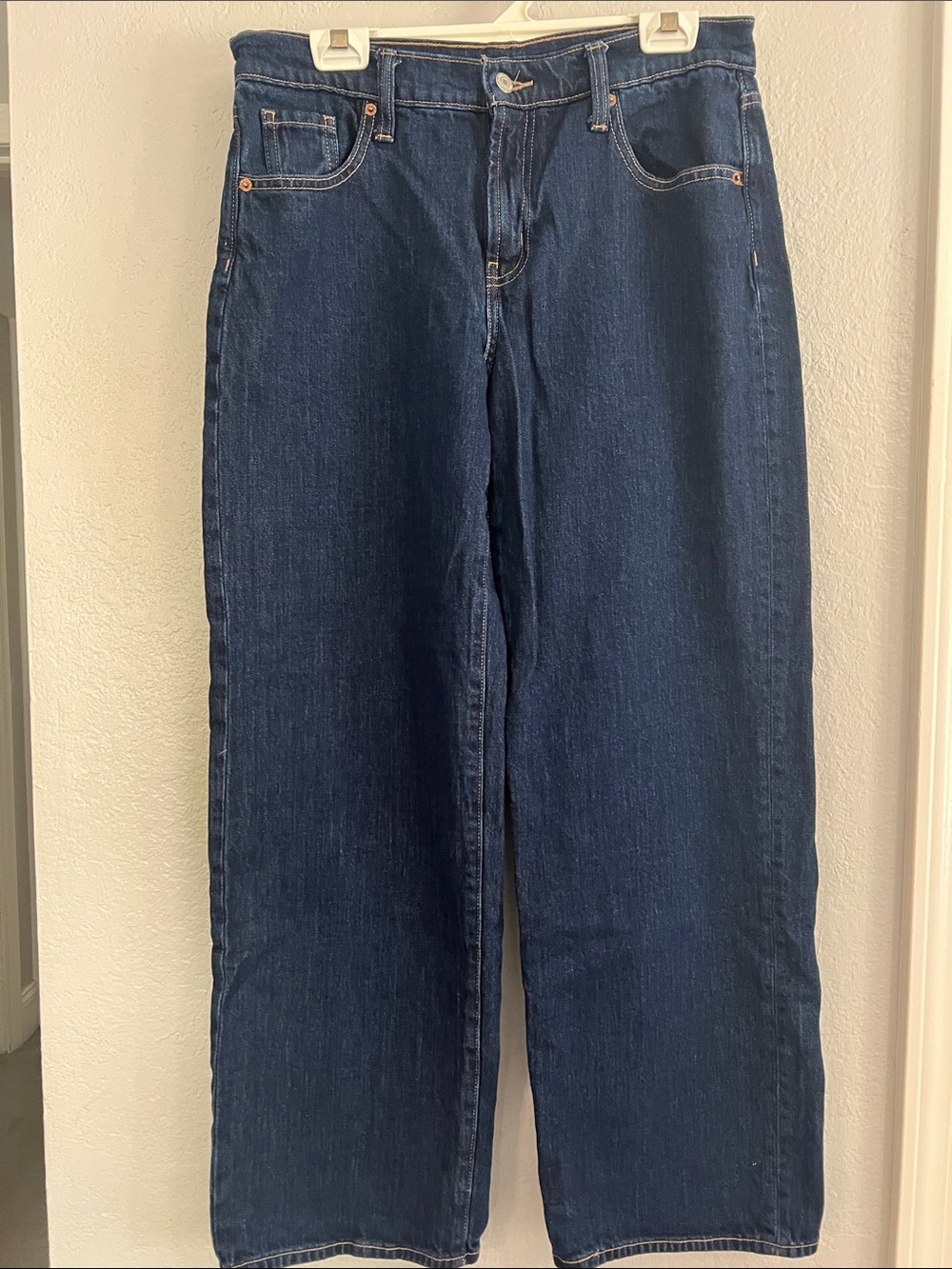 Old Navy Women’s “Low Rise” Loose Dark Blue wide leg Jeans sz 6